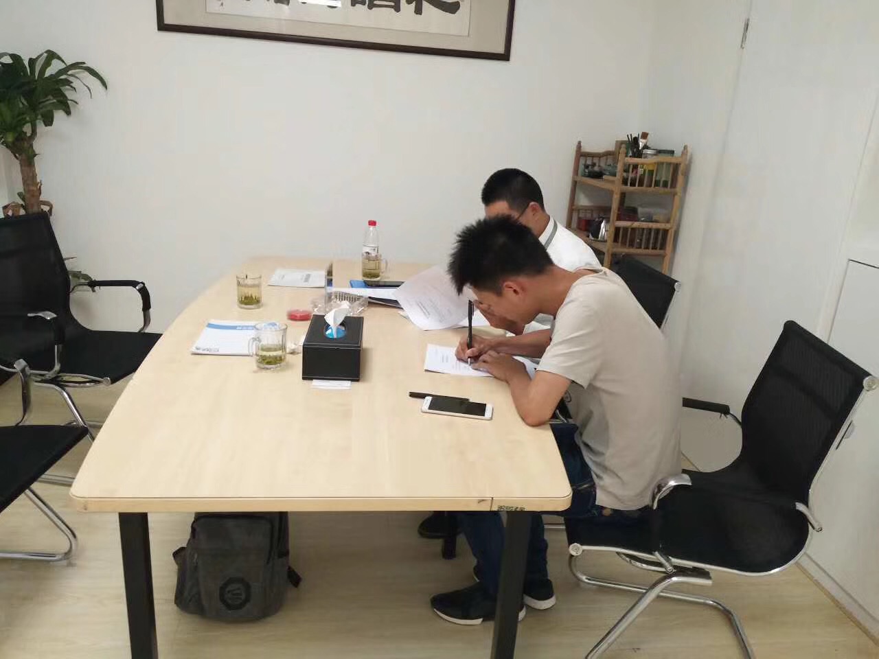 熱烈祝賀李總簽約創(chuàng)綠家杭州市區(qū)級代理！