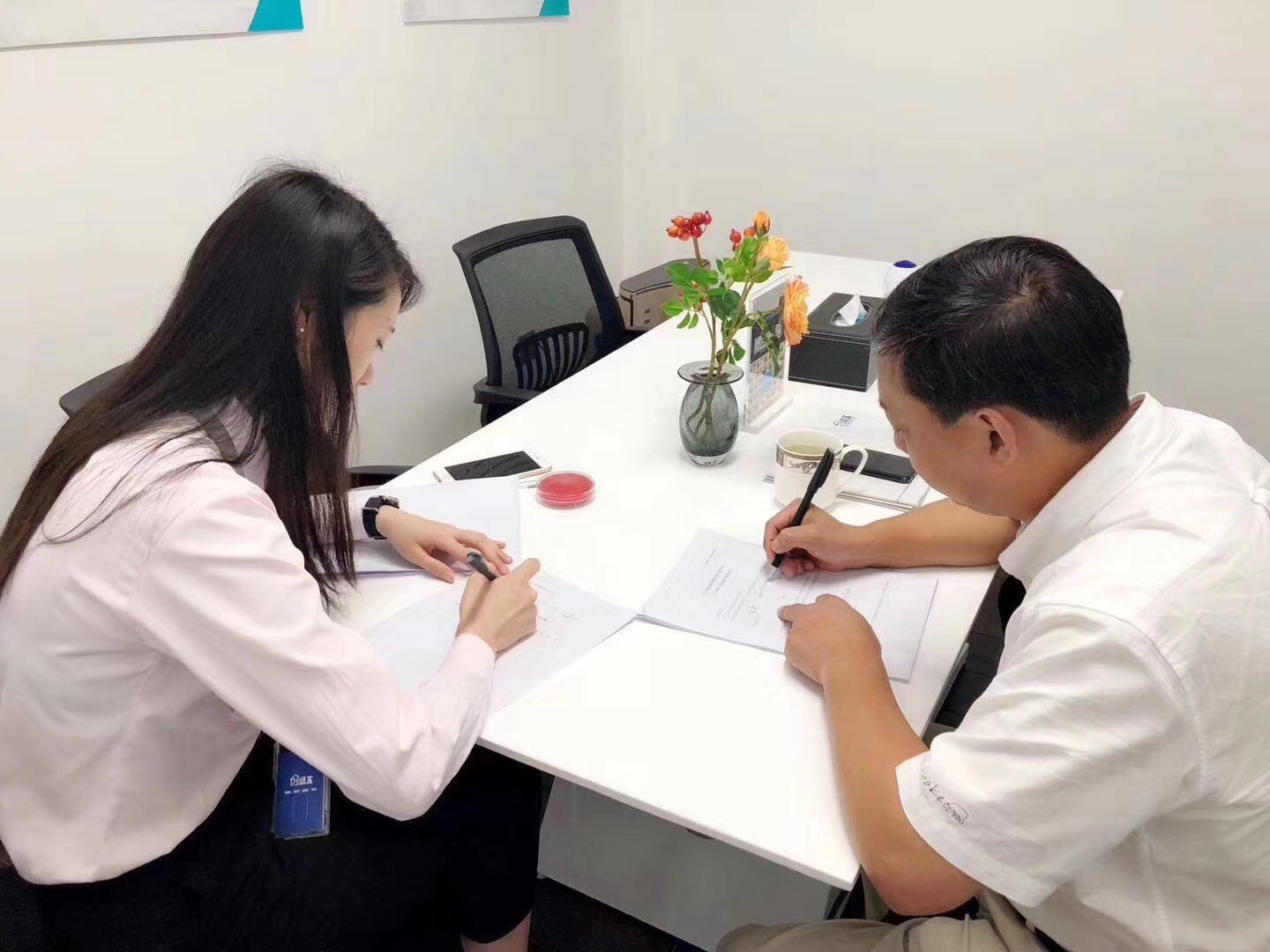 熱烈祝賀肖總簽約創(chuàng)綠家溫州市區(qū)級代理！