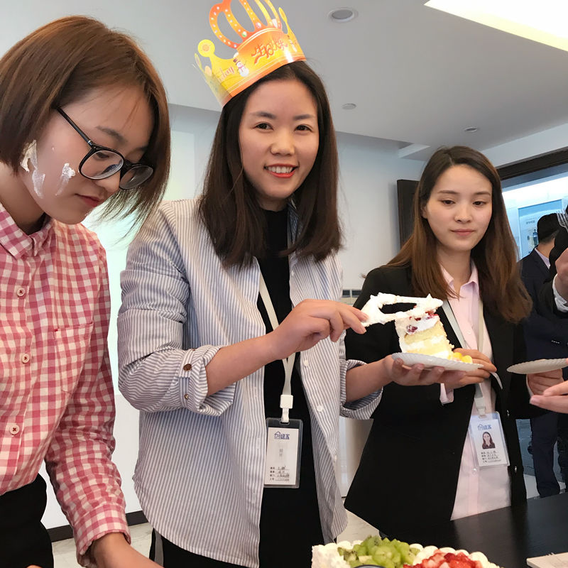 【4月生日會】業(yè)務(wù)很硬核，而我們只是甜美小公舉