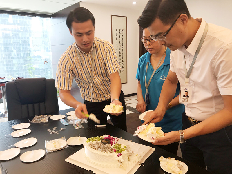 【7月生日會(huì)】喂——請(qǐng)問(wèn)你是在網(wǎng)紅公司上班嗎？