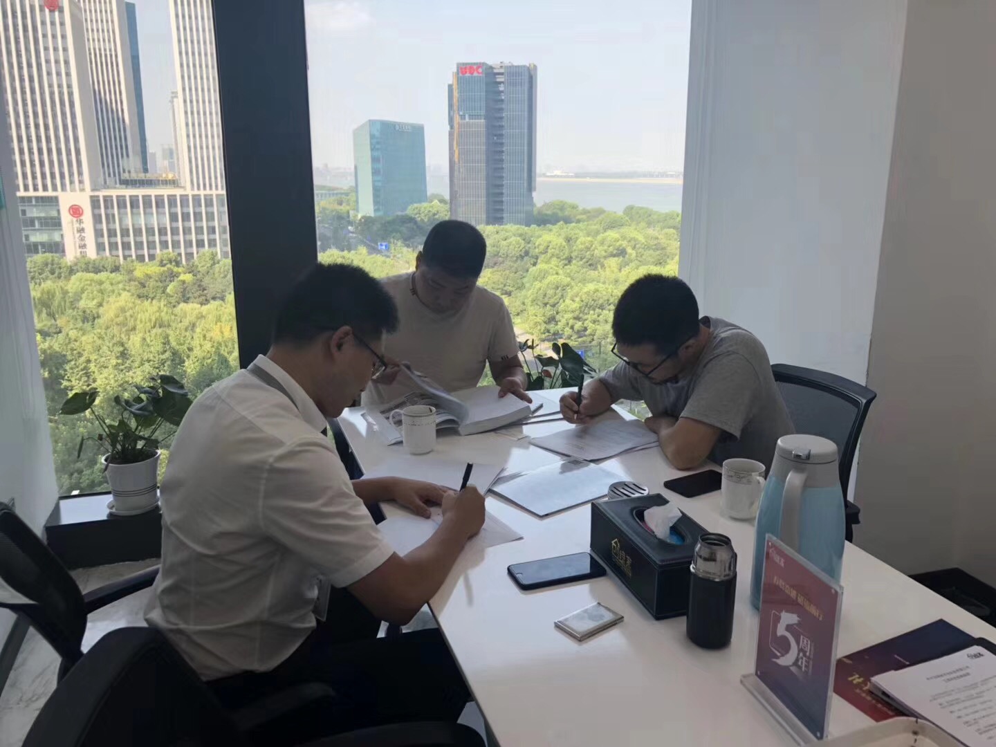 熱烈祝賀于總兄弟簽約創(chuàng)綠家金華市縣級代理！