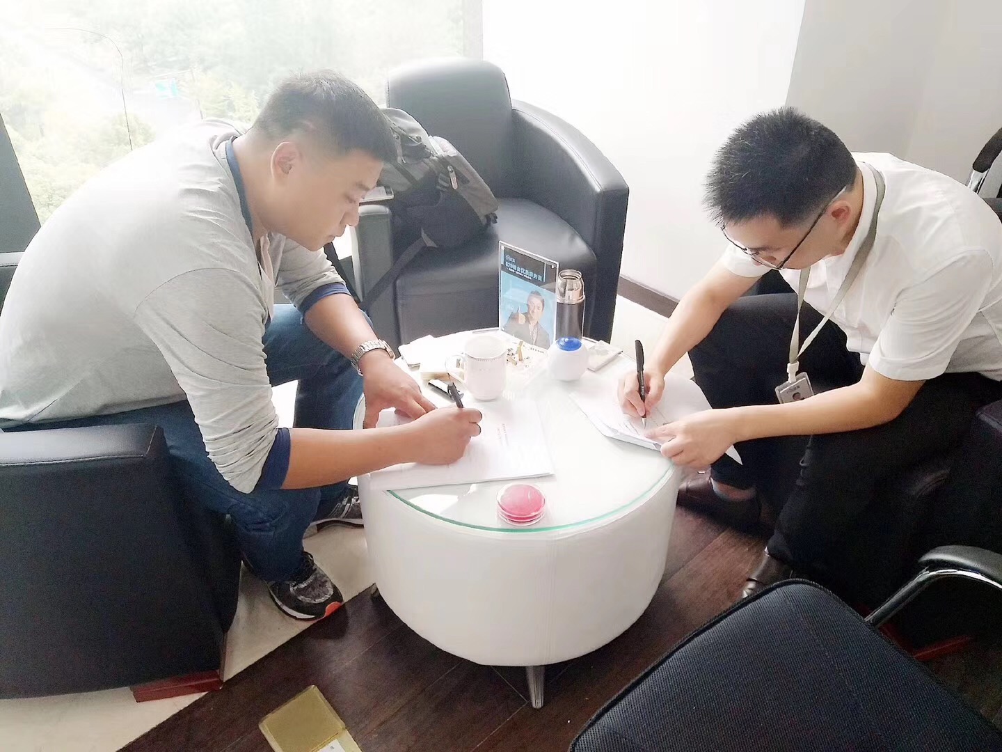 熱烈祝賀王總簽約創(chuàng)綠家鄭州市區(qū)級(jí)代理！