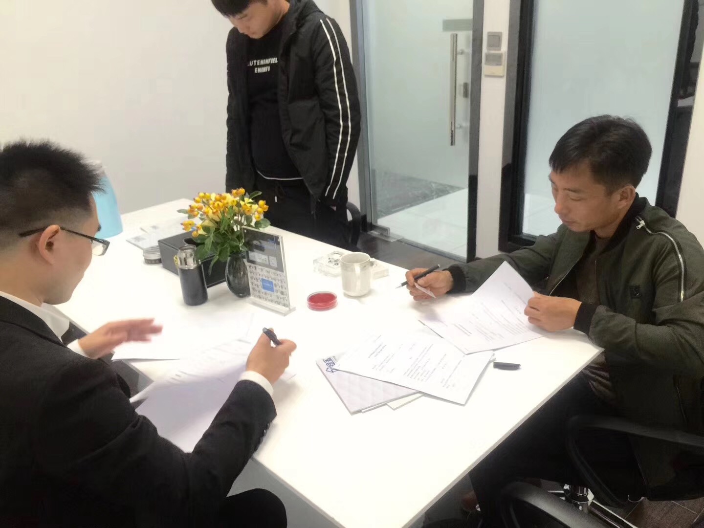 熱烈祝賀胡總簽約創(chuàng)綠家新余市區(qū)級(jí)代理！