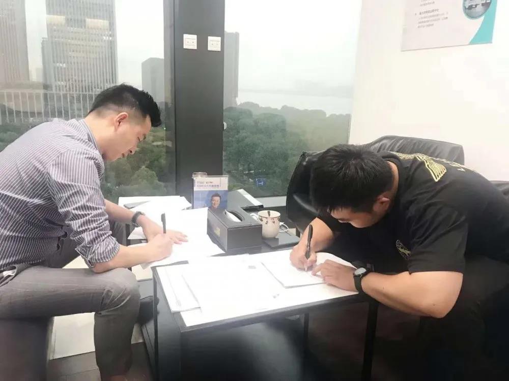 熱烈祝賀徐總簽約創(chuàng)綠家河南省鄭州市區(qū)級(jí)代理！