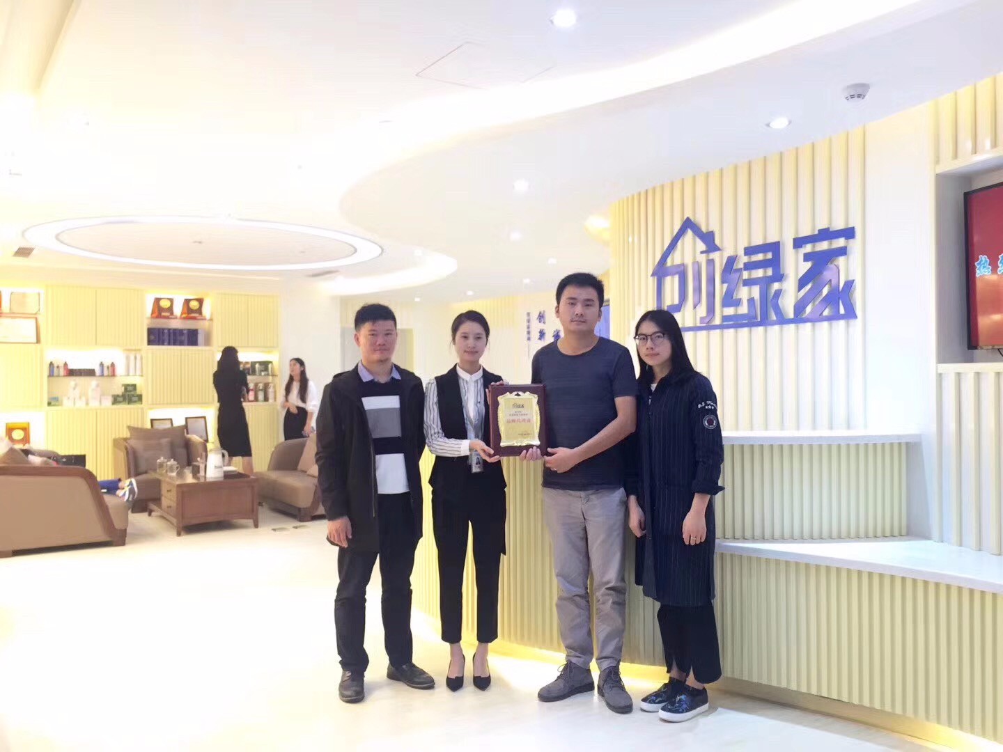 熱烈祝賀余總加盟創(chuàng)綠家江蘇省縣級市代理！