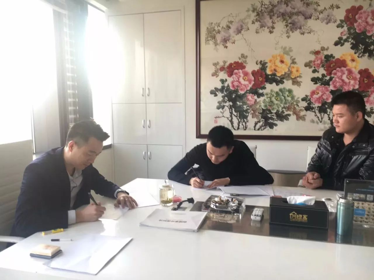 熱烈祝賀周總、楊總簽約創(chuàng)綠家海南省市級代理！